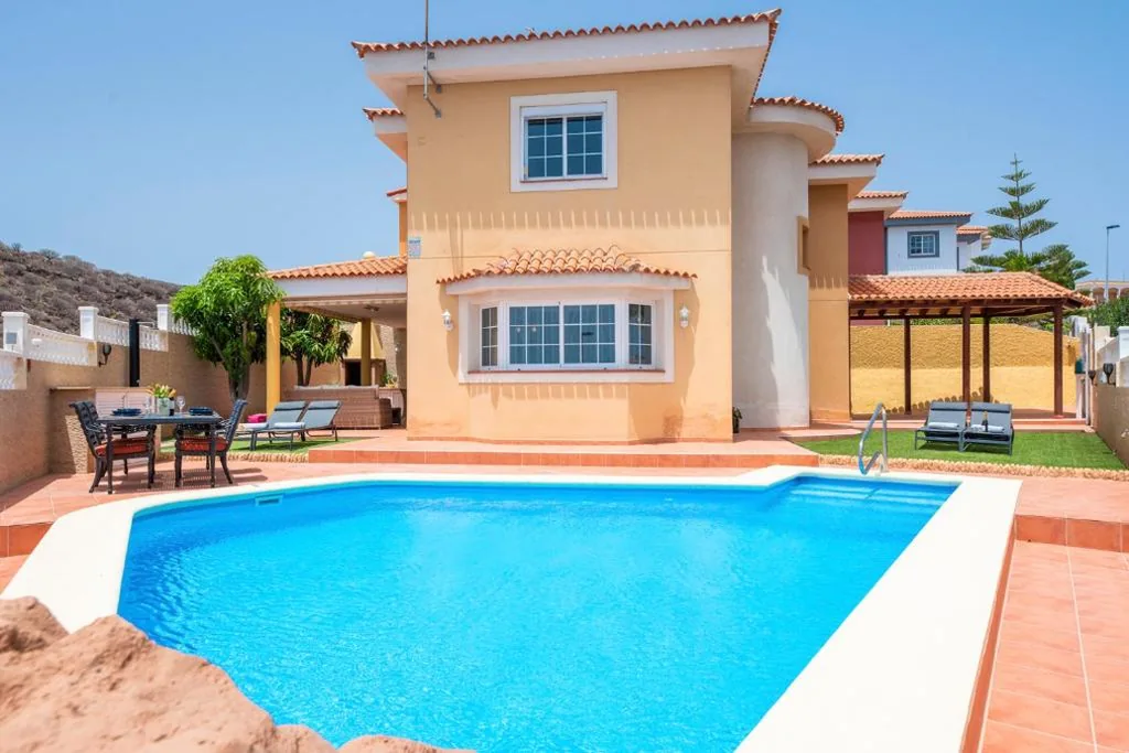 Villa mit privatem Pool — MEDANO4YOU Casa Nancy