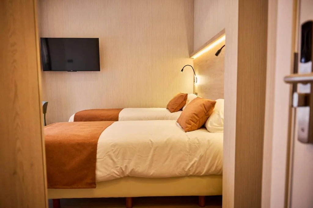 Deluxe-Doppelzimmer – 2 Betten — Medichë Rooms Pedro Diez