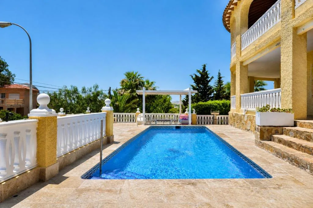 Villa mit Meerblick — Mediterranean Luxury Villa by NRAS