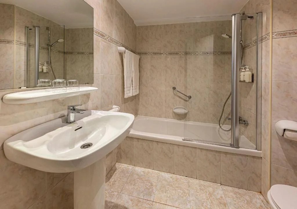 Tweepersoonskamer - 1 of 2 bedden — MedPlaya Hotel Alba Beach
