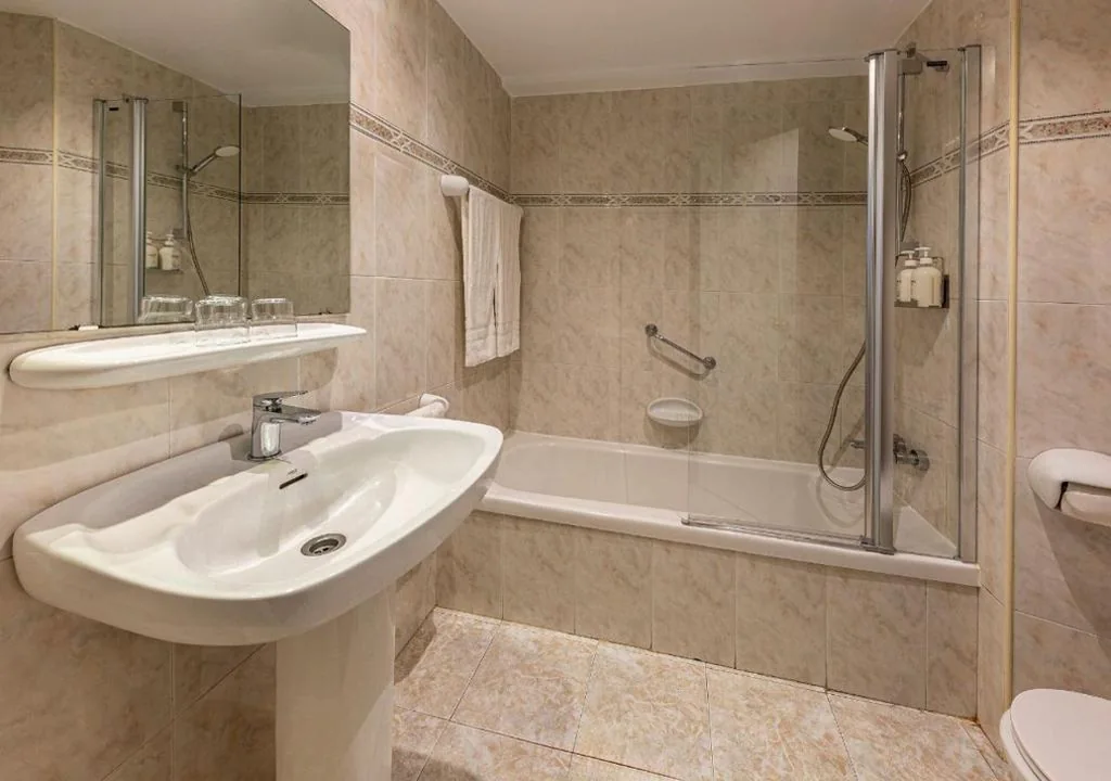 Driepersoonskamer met uitzicht op het zwembad — MedPlaya Hotel Alba Beach