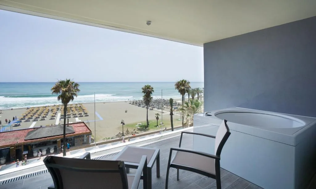 ジュニアスイート・海の景色（大人3名） — Medplaya Hotel Pez Espada