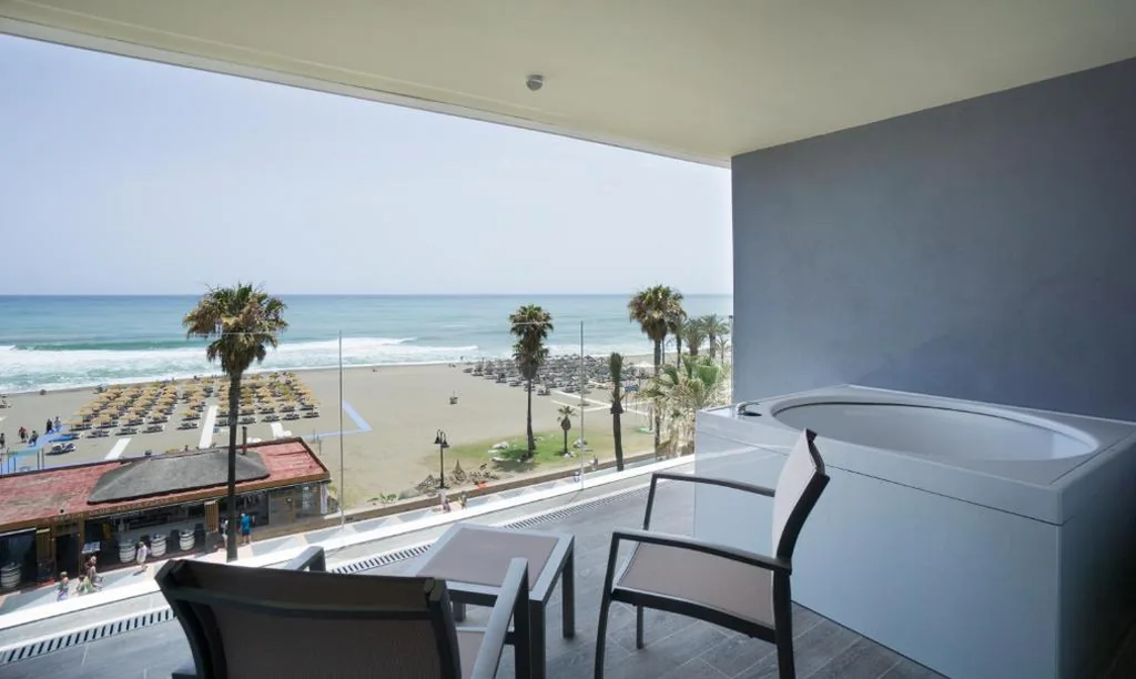 ジュニアスイート・海の景色（大人4名） — Medplaya Hotel Pez Espada