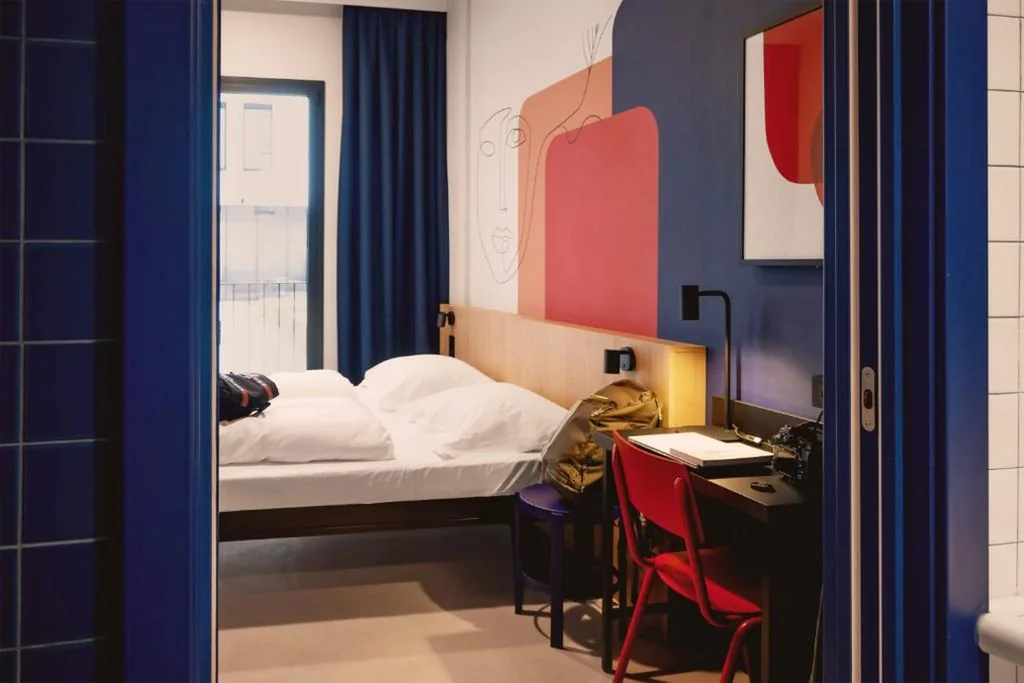 Doppelzimmer mit 2 Betten — MEININGER Hotel Barcelona Fira Gran Via