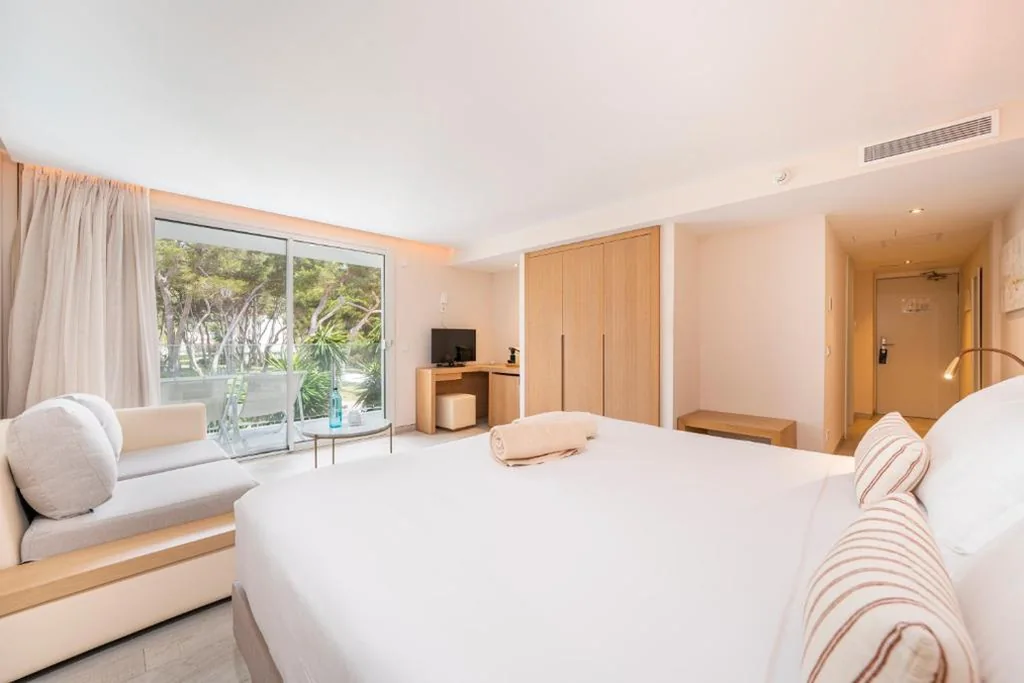 Camera doppia Superior con vista laterale sul mare — Melbeach Hotel & Spa - Adults Only
