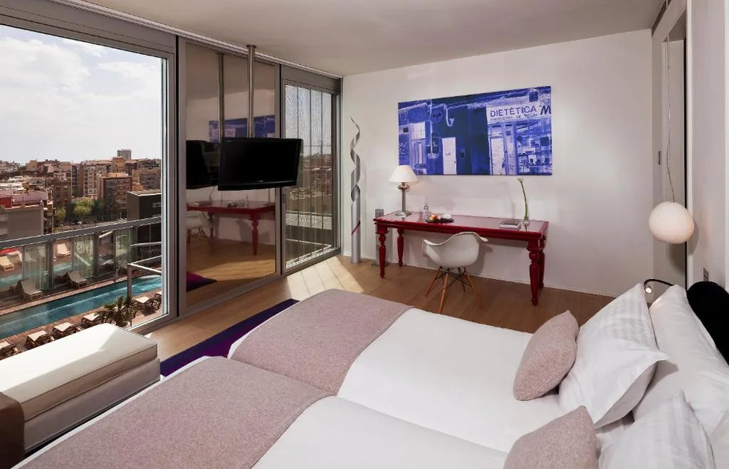 Connected Family Room Pool View — Meliá Barcelona Sky 4 Sup