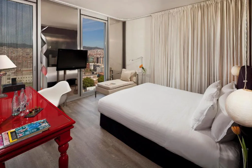 Habitaciones Comunicadas Familiares — Meliá Barcelona Sky 4 Sup