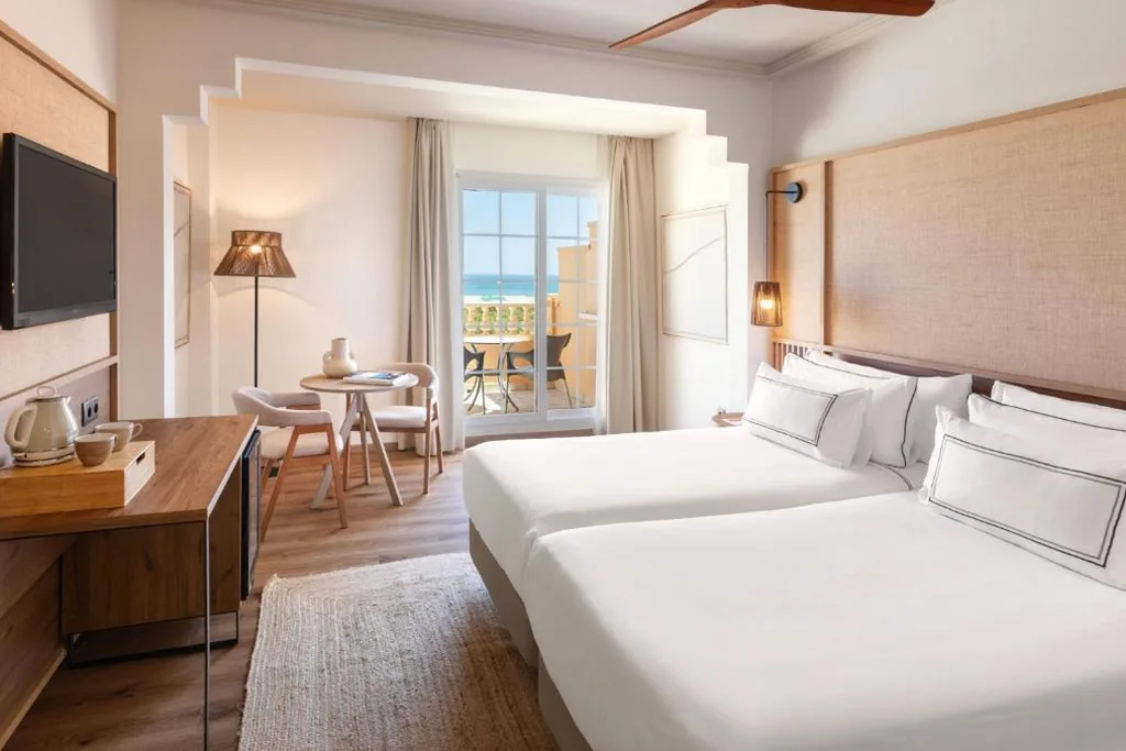 Premium Connecting Family Room with Sea View — Meliá Isla Canela