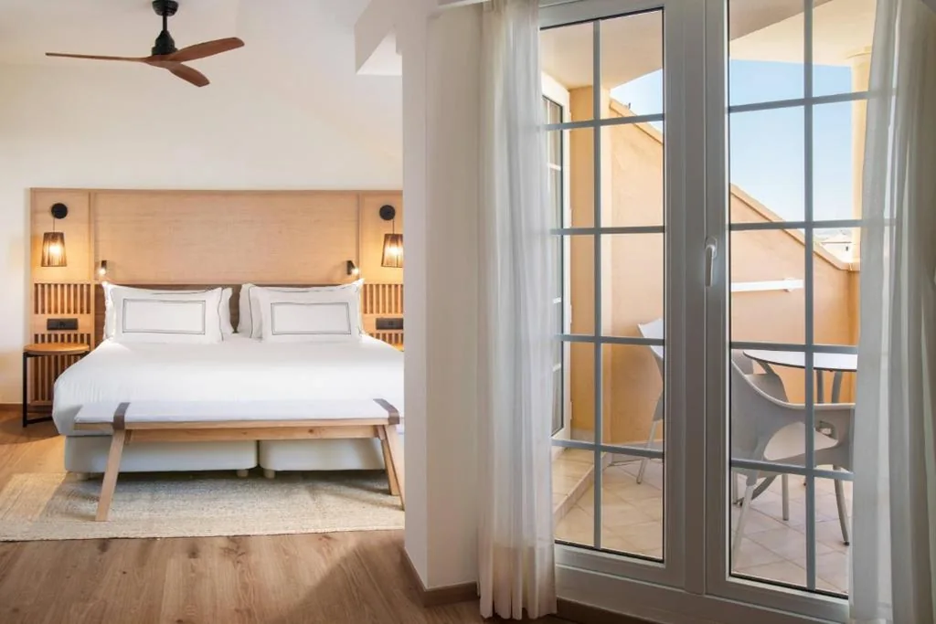 The Level Junior Suite (2 adults + 2 children) — Meliá Isla Canela