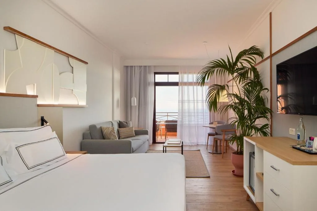 Suite Junior con vistas al mar — Meliá Jardines del Teide - Adults Only