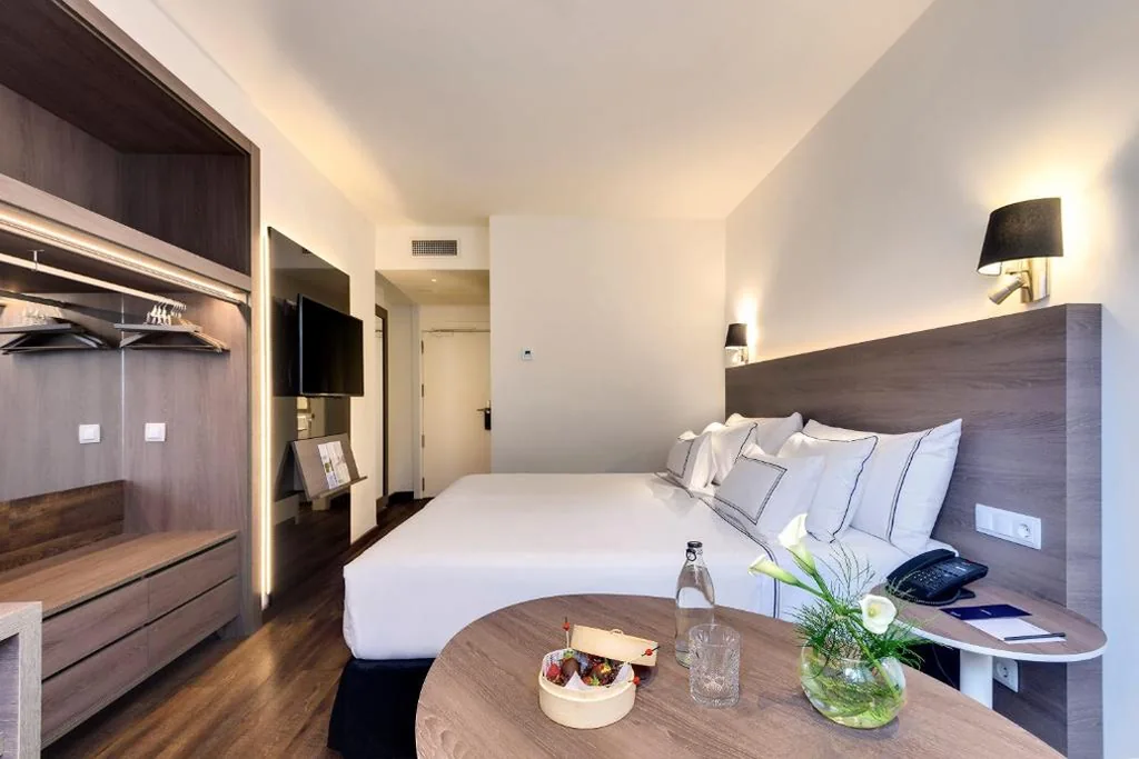 Standard-Doppelzimmer – 1 oder 2 Betten — Meliá Madrid Serrano