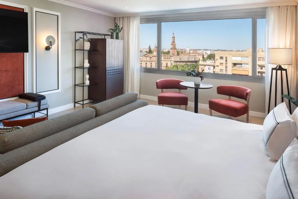 The Level Junior Suite with Spa Bath — Meliá Sevilla