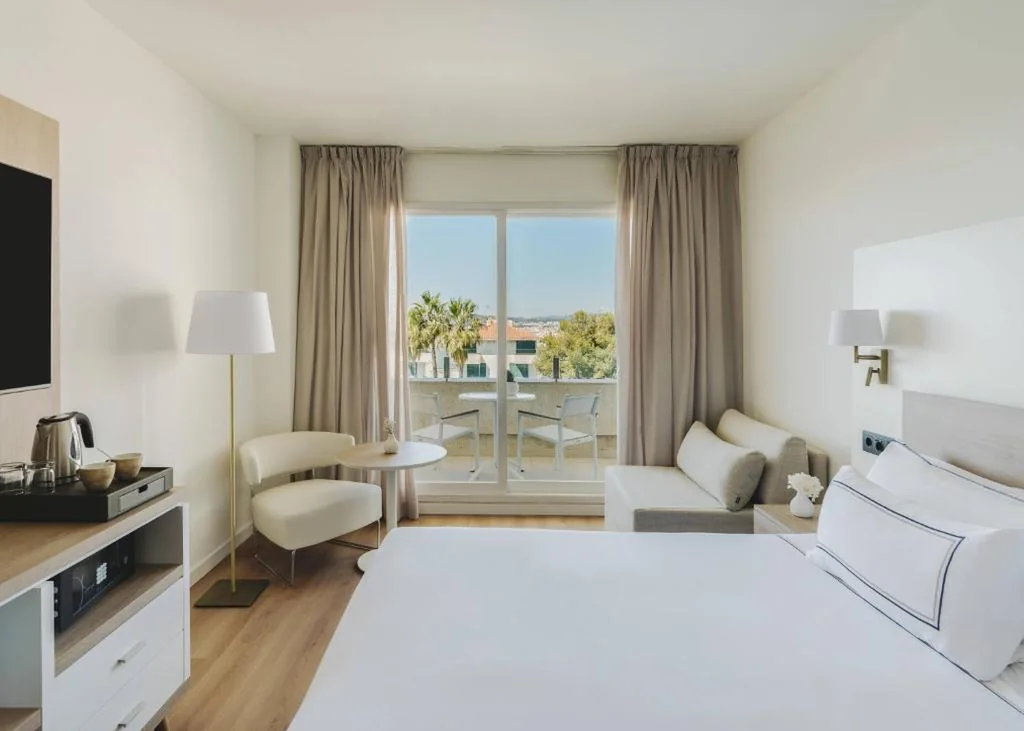 Meliá Room with Pool View — Meliá Sitges