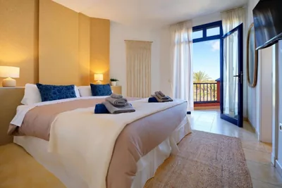 Meloneras 21 Jacuzzi Swimming pool, garden, BBC and private parking a 5 min walk to the beach — photo 2