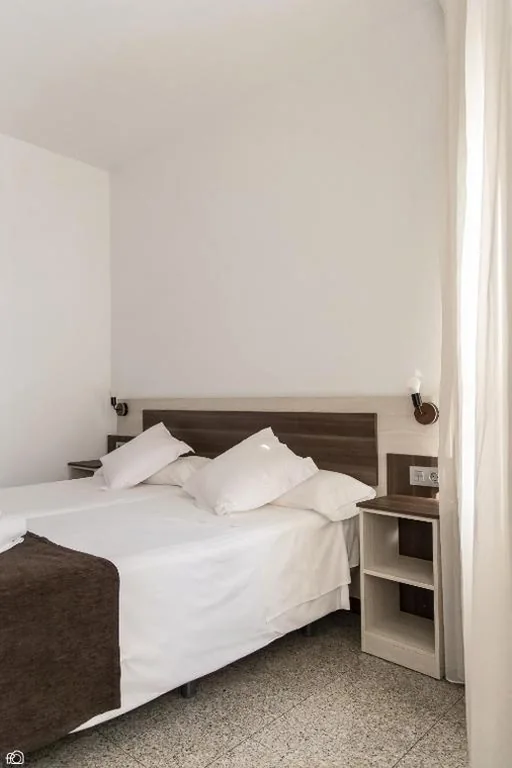 Twin Room — Mesón Hostal La Cabaña