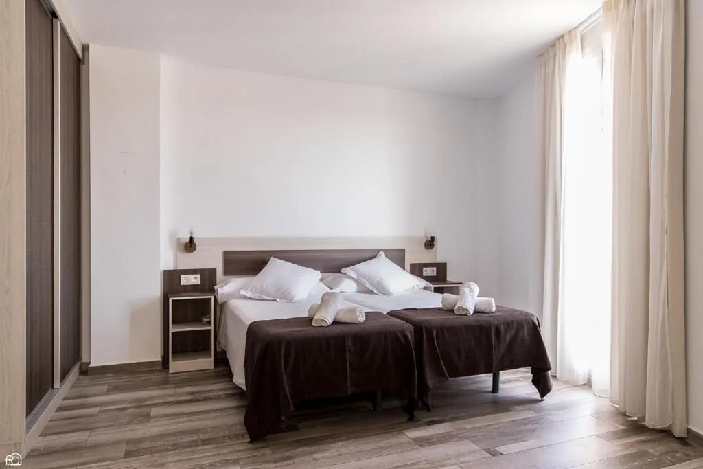 Large Double Room — Mesón Hostal La Cabaña