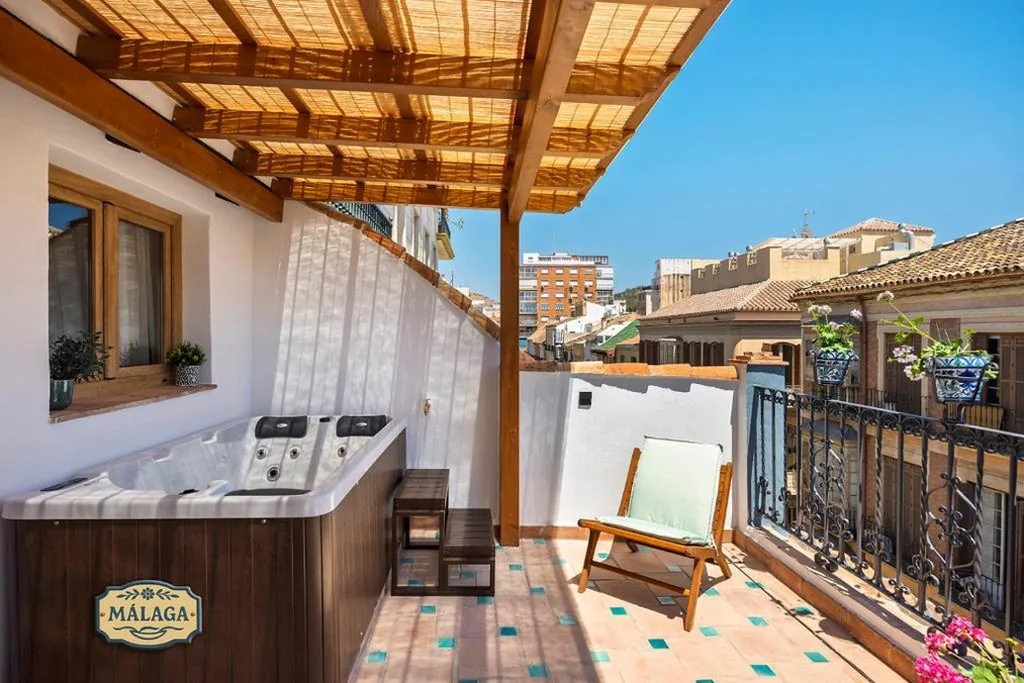 Apartment exterior with Jacuzzi Malaga — Mi Andalusia Hotel Experience