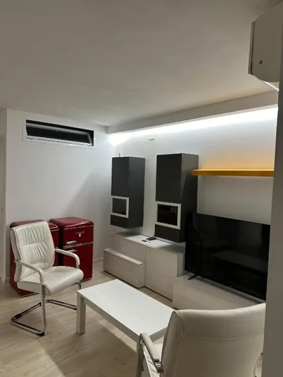 Mi Huésped Valencia, Aeropuerto Manises — 写真 3