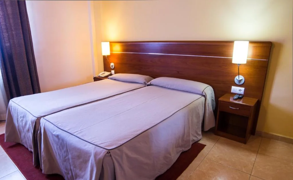 Habitación Doble - 2 camas — Midama