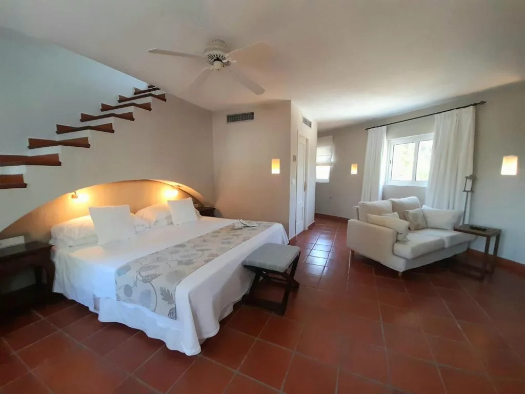 Suite Junior con jacuzzi — miKasa Agua Amarga & SPA