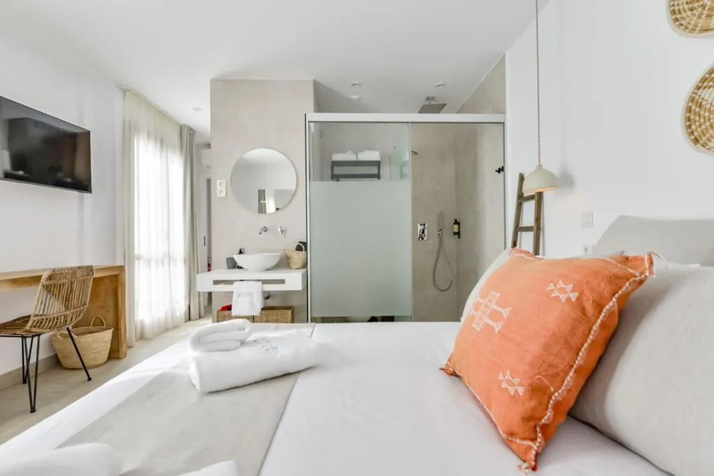 Habitación con cama grande — MIMAR ALTEA ROOMS - Recomendado para adultos