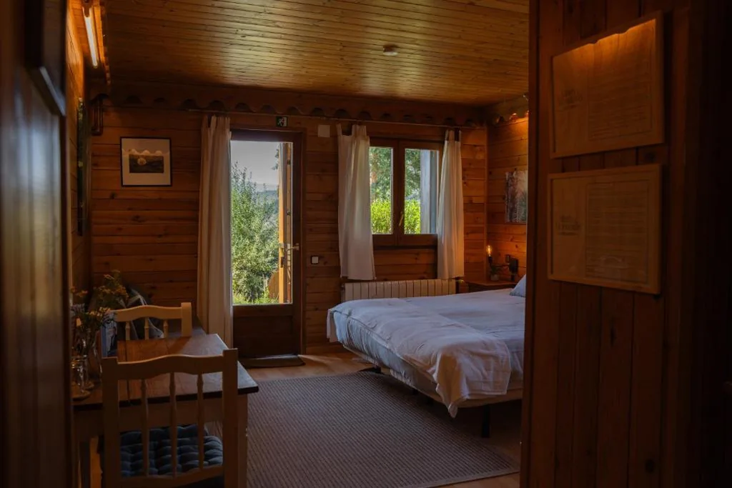 Chambre double avec vue sur la montagne — Minds & Mountains Eco Lodge
