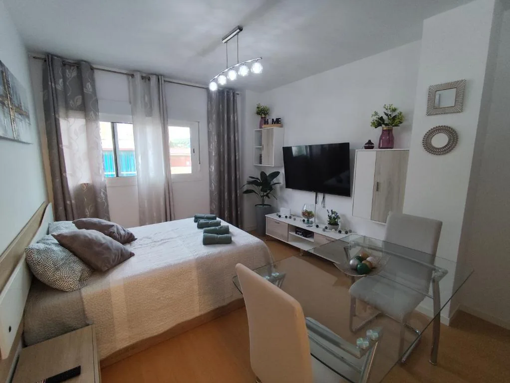 ダブルルーム — Mini Estudio LOVELY SEVILLA con cocina y baño compartido