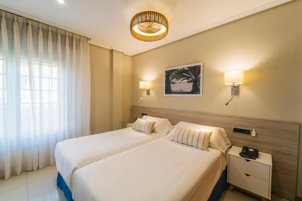 Chambre double - 1 ou 2 lits — Miracielos