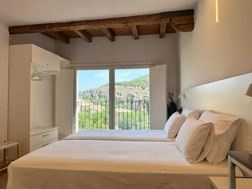 Quarto Duplo com varanda — Mirador Del Rey