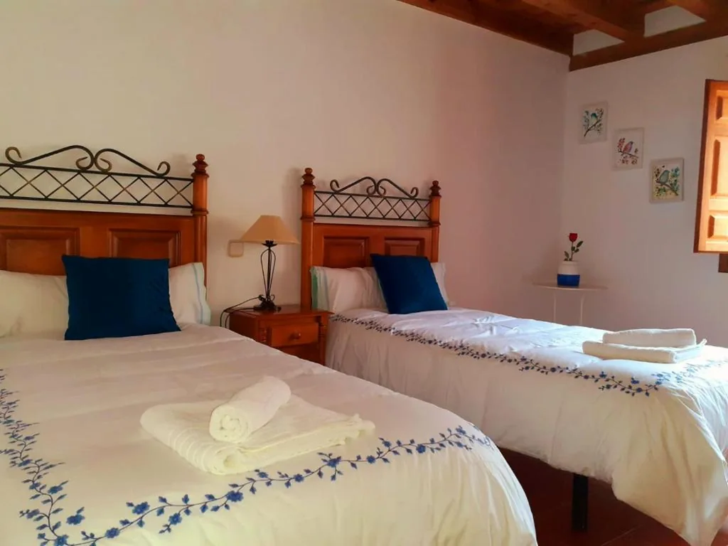 Tweepersoonskamer met 2 bedden — Mirador del Vadillo
