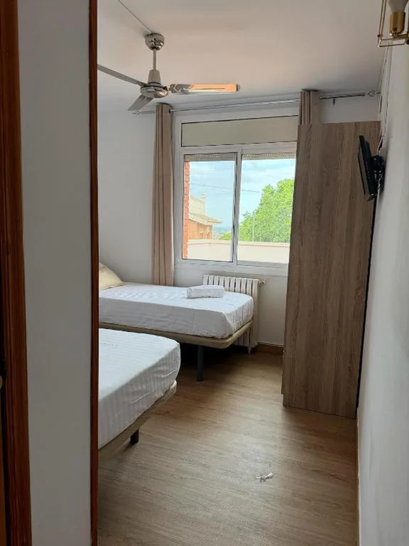 Doppelzimmer mit eigenem Bad – 2 Betten — Miramar Viladecans