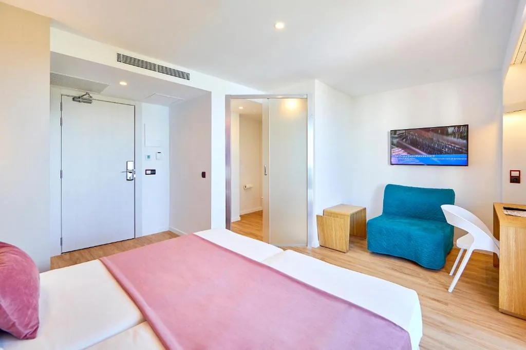 Camera Doppia Superior con Letti Singoli o Matrimoniale — MLL Mediterranean Bay - Adults Only