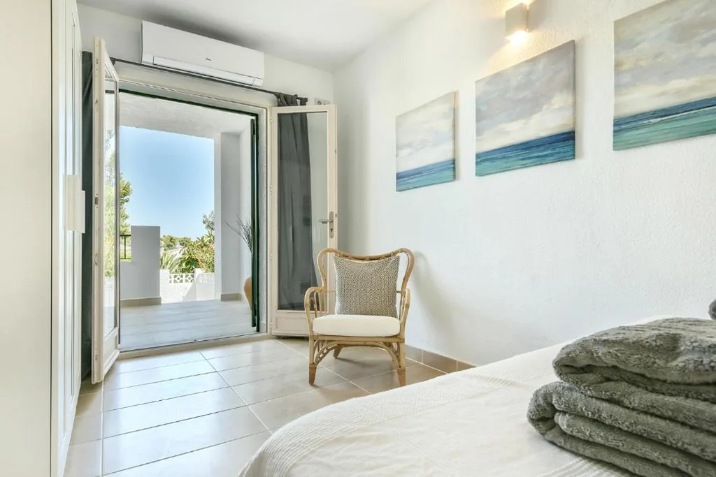 Modern stylish bungalow in Moraira