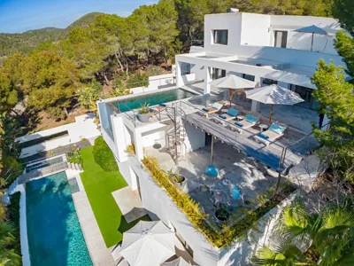 Modern Villa with Seaviews Sleeps 14 — foto 9