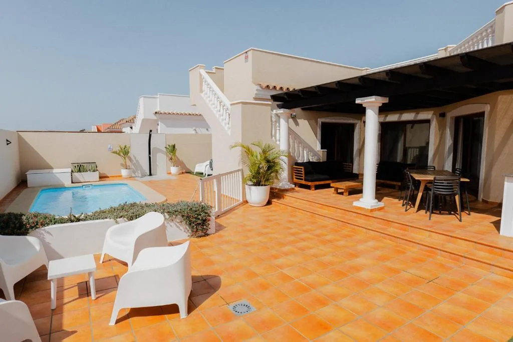 ベッドルーム3室のヴィラ — Moderne villa met verwarmd zwembad in Corralejo
