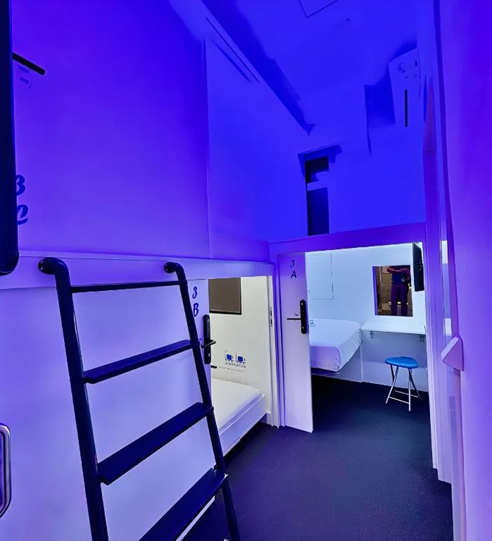 男女共用3モジュール相部屋のDeluxe XLモジュール — Modular Rooms