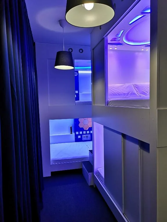 男女共用4モジュール相部屋のダブルモジュール — Modular Rooms