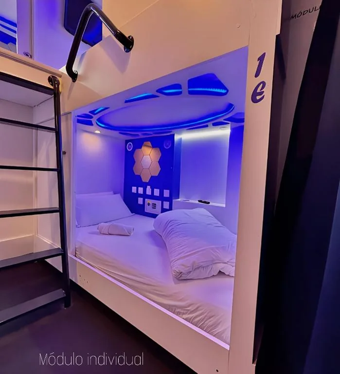 男女共用6モジュール相部屋の個室モジュール — Modular Rooms