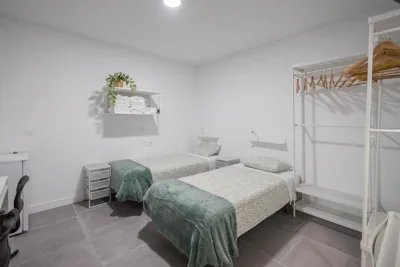 Mol-Terrace, En-Suite Bathroom, Fridge & TV — foto 5