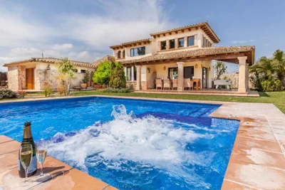 MOLINER PREMIUM VILLA by MAINVILLAS your home a 5-minute drive from LLenaire Beach — 写真 7