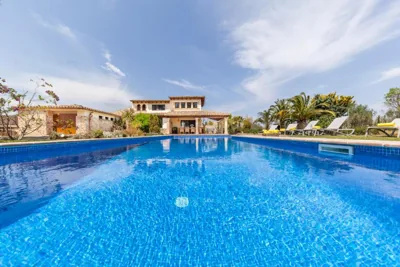 MOLINER PREMIUM VILLA by MAINVILLAS your home a 5-minute drive from LLenaire Beach — 写真 11