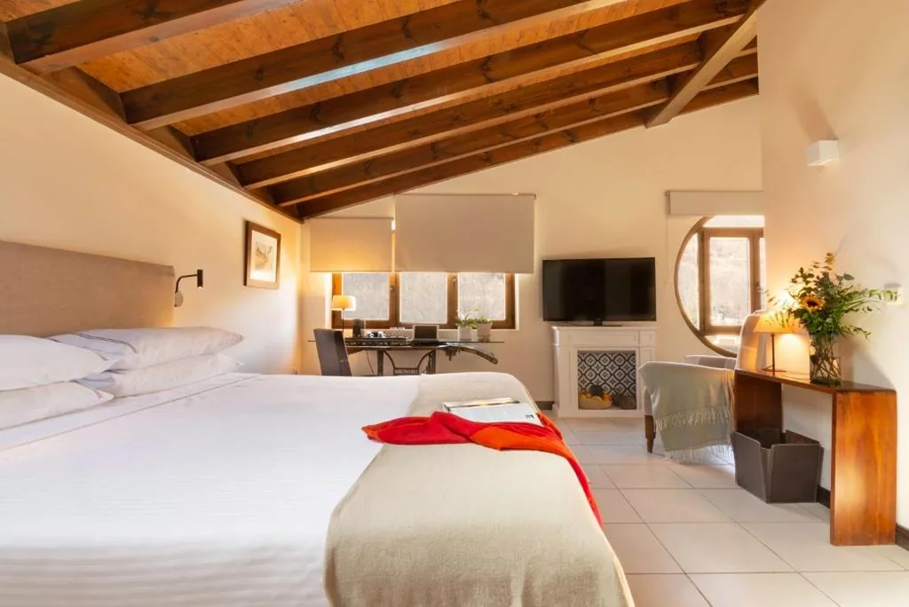 Suite — Molino de Alcuneza Relais & Châteaux