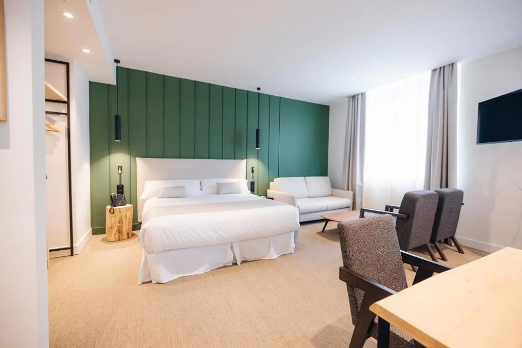 Suite con bañera de hidromasaje — Mondragon Hotela