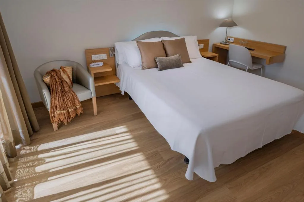 Chambre Double Économique sans vue - 1 ou 2 lits — Mònica Hotel