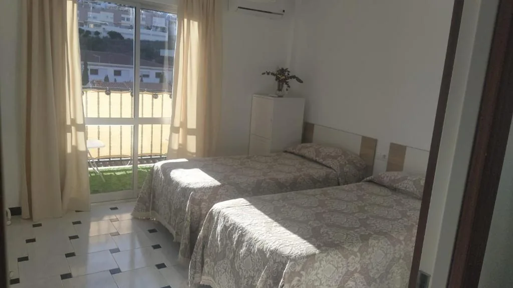 Habitación Doble — Monísimo Pensión Rincón de la Victoria