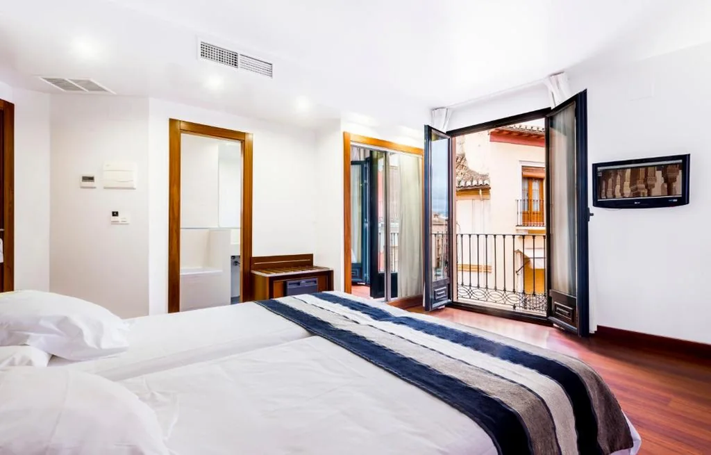 トリプルルーム — Monjas del Carmen Hotel