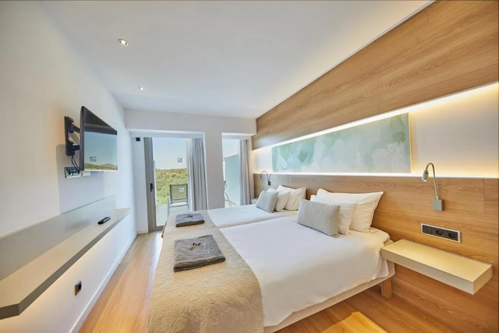 Habitación Premium con balcón grande — Monsuau Cala D'Or Hotel 4 Sup - Adults Only