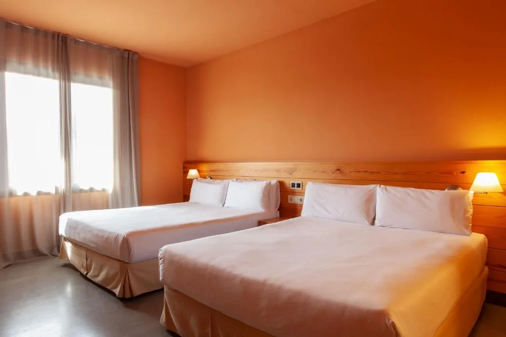 Habitación Familiar — Montanyà