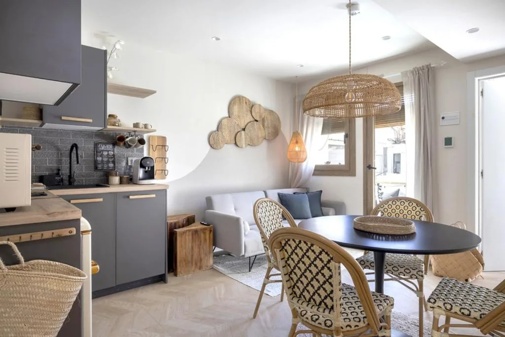 Apartamento Deluxe de 2 quartos com varanda — Montroig 5 hotel boutique