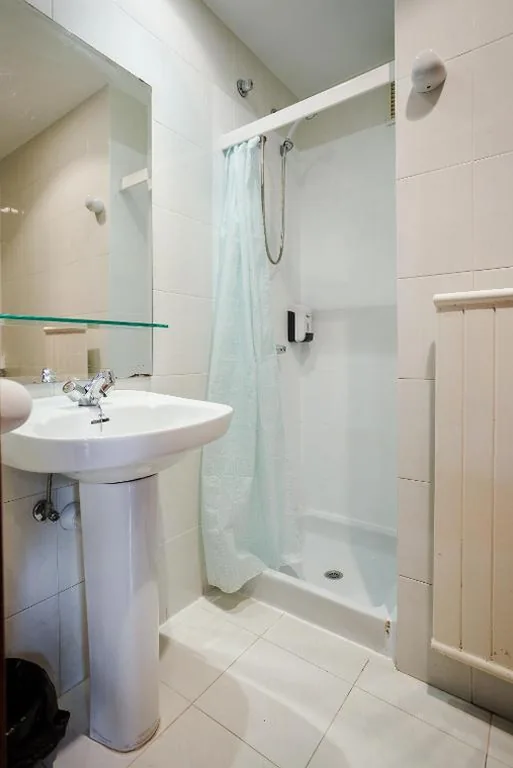 Habitación Familiar con baño privado — Moon Hostel Bio